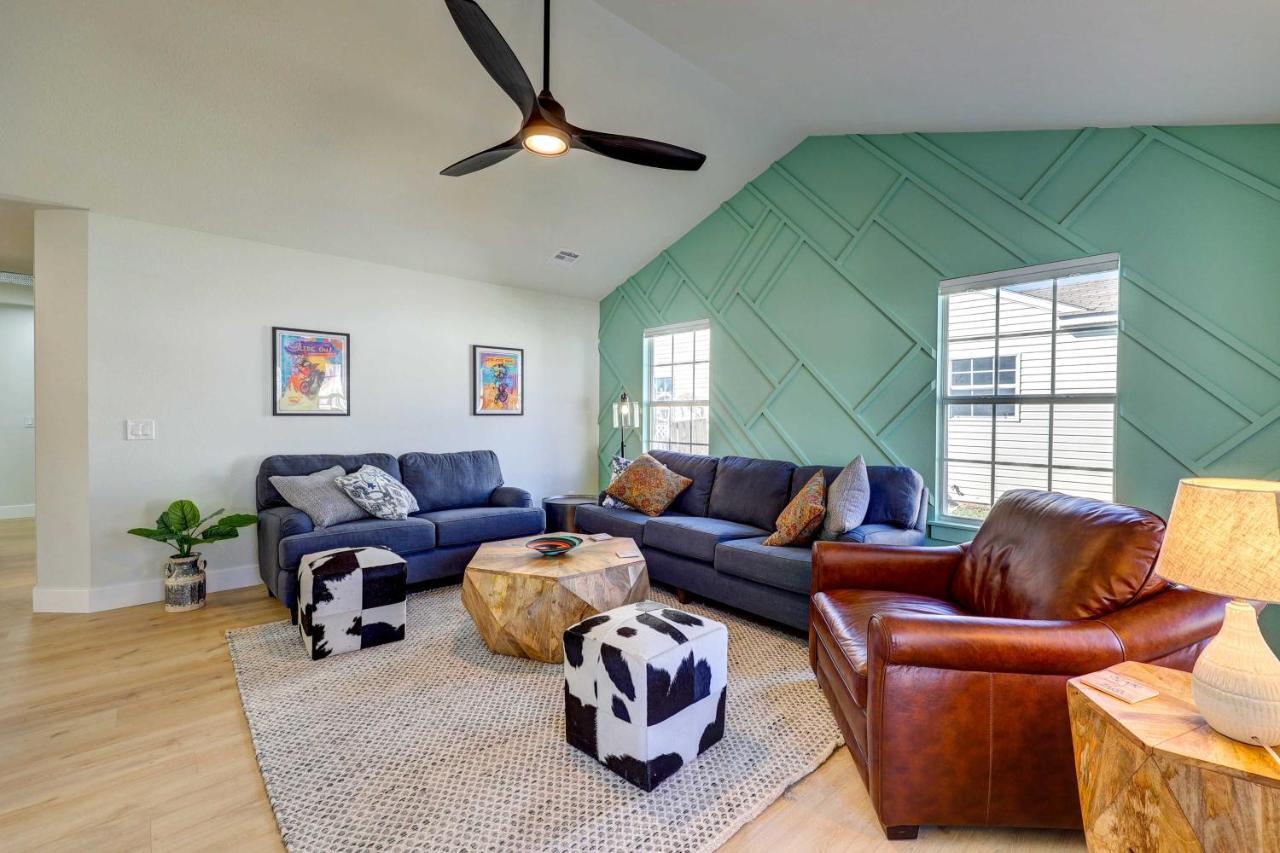 Chic Bentonville Home With Patio And Fire Pit! Extérieur photo