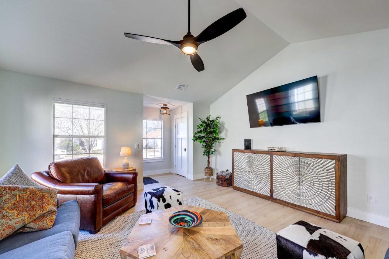 Chic Bentonville Home With Patio And Fire Pit! Extérieur photo