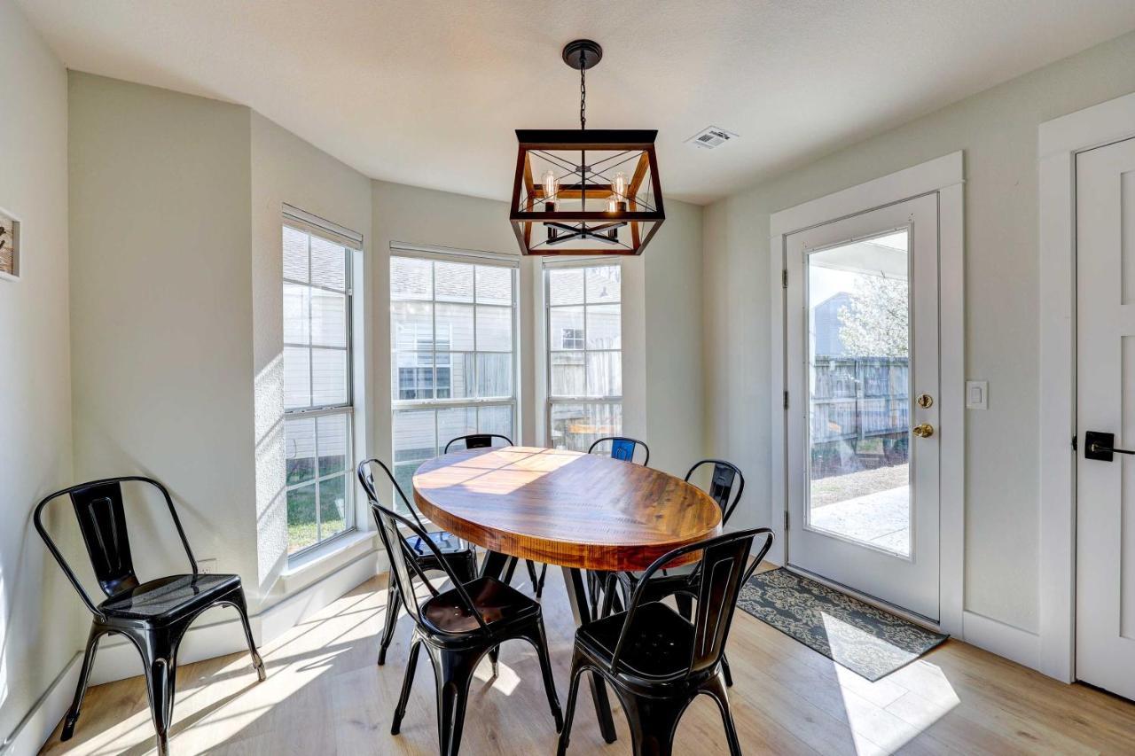 Chic Bentonville Home With Patio And Fire Pit! Extérieur photo